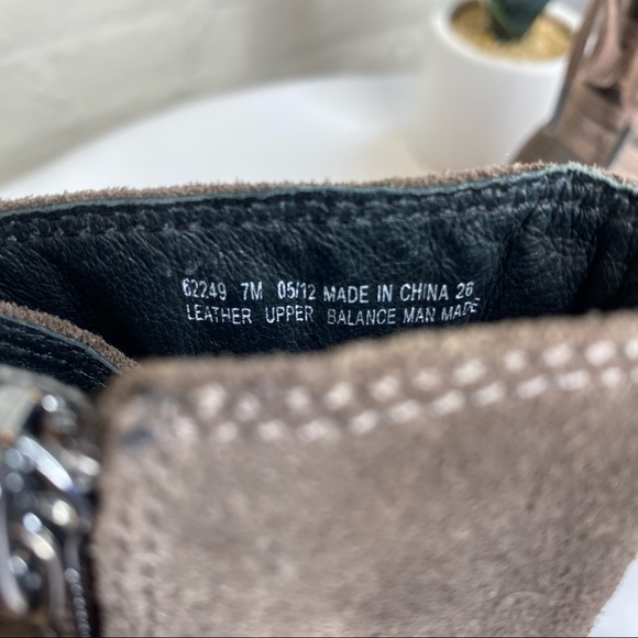 Clarks Alpine Andi Heeled Lace Up Booties 7 - Picture 9 of 10